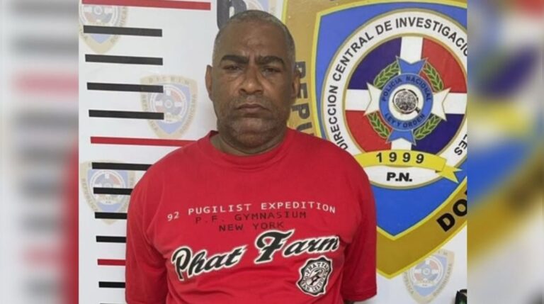 Video muestra a antisocial asistiendo a eventos para sustraer pertenencias #FVDigital #FelixVictorino