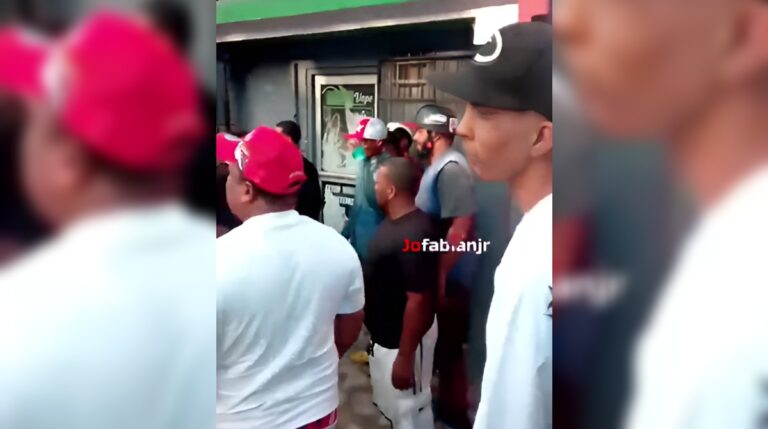 Altercado entre dos mujeres genera desorden en La Ceibita, Santiago #FVDigital #FelixVictorino