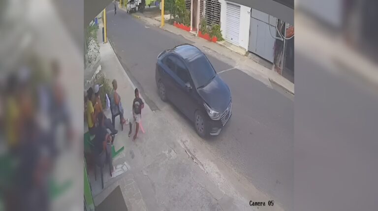 Comerciante es despojado de su objeto de fuego en El Macao #FVDigital #FelixVictorino