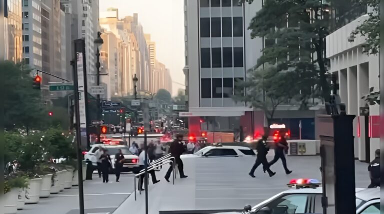 Autoridades responden a incidente en Midtown Manhattan #FVDigital #FelixVictorino