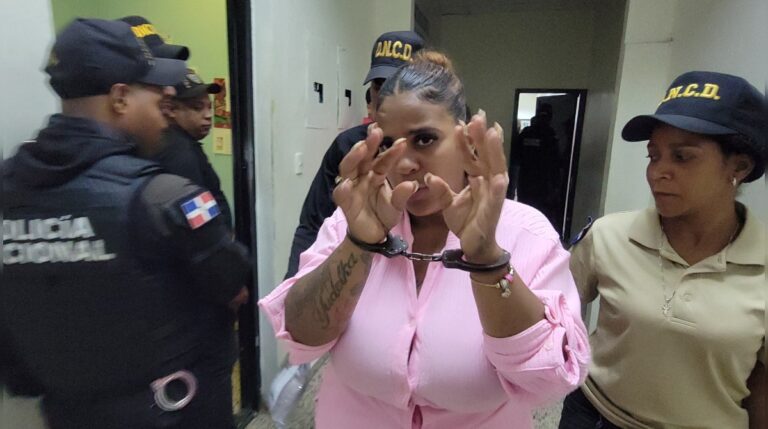 Joven es detenida durante control en recinto penitenciario de La Vega #FVDigital #FelixVictorino