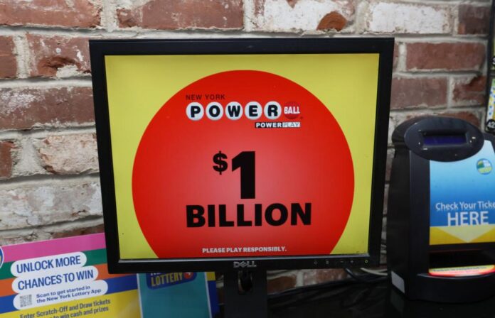 083025-showing-powerball-lotterie-game-110352969.jpg