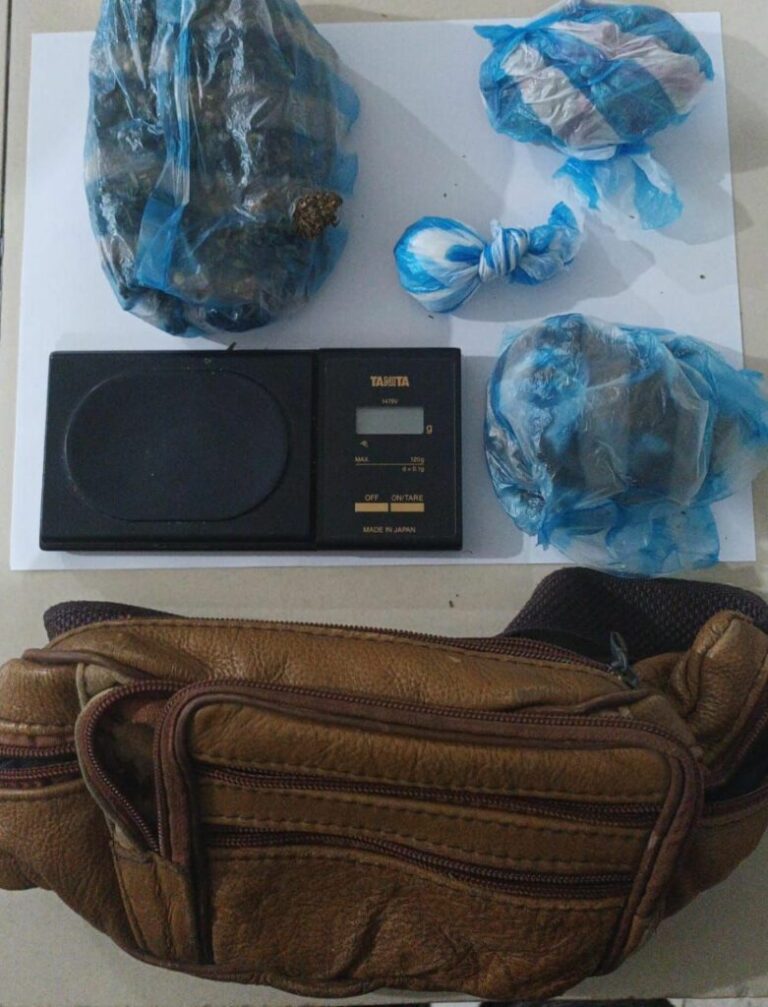 Policiales: Policía ocupa drogas, retiene motocicletas y apresa varios implicados en delitos en La Nueva Barquita, Villa Mella