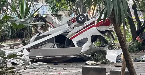 Avioneta se precipita en parque de Medellín #FVDigital