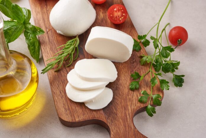 Mozzarella-o-Burrata-Una-nutricionista-aclara-cual-de-los-dos-quesos-tiene-mas-calorias-2.jpg
