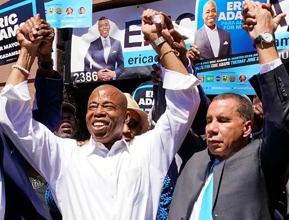 dominicanos-con-eric-adans.webp.webp