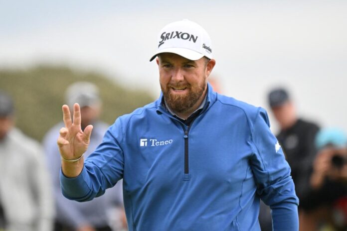 irelands-shane-lowry-reacts-holing-108309014.jpg