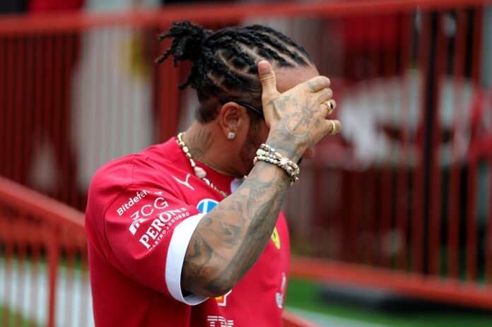 1758213105_lewis-hamilton-ferrari-2.jpg