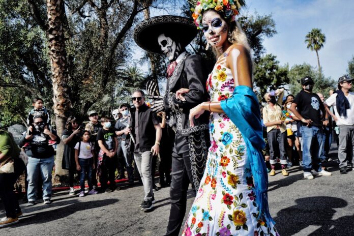Desfile-del-Dia-de-Muertos-en-California.jpg