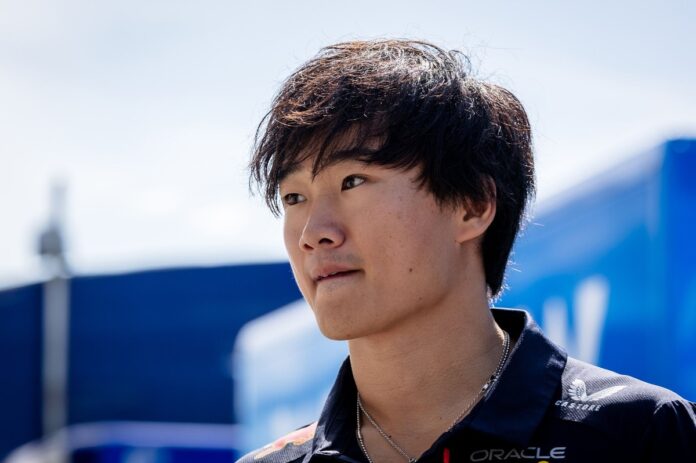 yuki-tsunoda-red-bull-racing.jpg