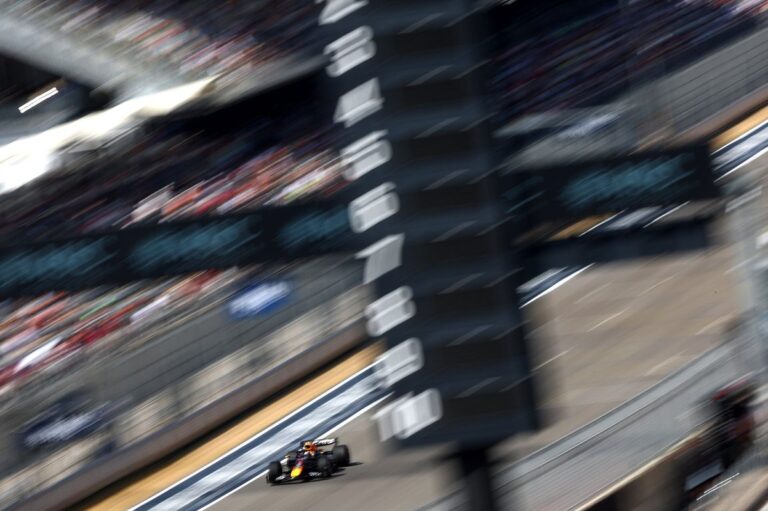 Los datos tras la “loca” última curva de Verstappen para batir a Norris en Austin F1 #F1 #FVDigital