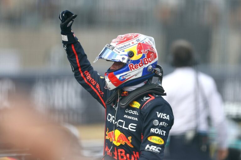 Para Verstappen, quienes hubieran vaticinado su remontada habrían sido “idiotas” #F1 #FVDigital