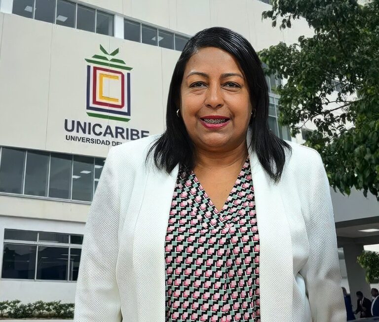 Decana Altagracia Tavárez celebra apertura de histórica jornada de empleos en Unicaribe
