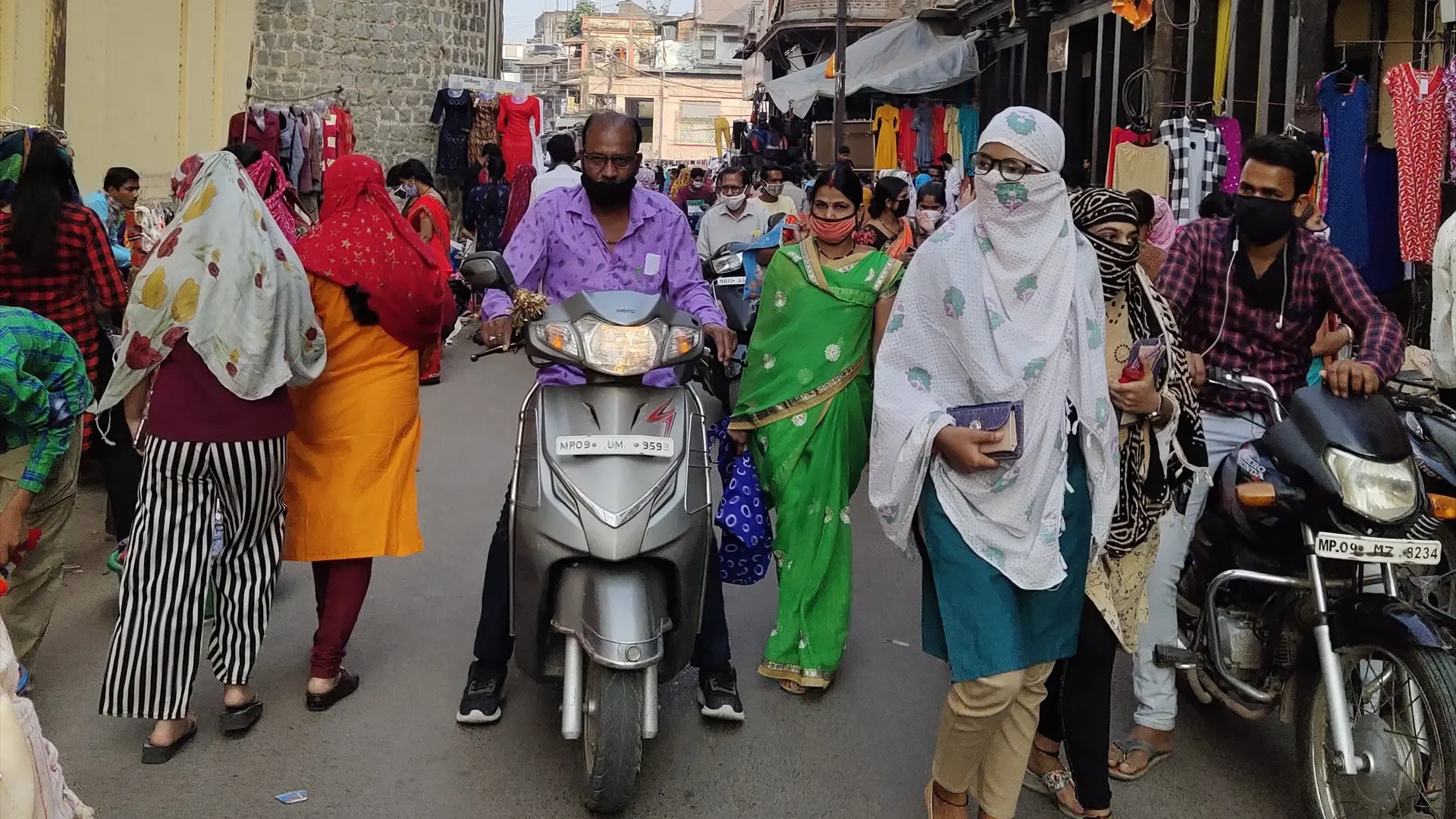 #Mundo:Hospitalizadas 24 personas trans tras un intento de suicidio en masa en India #FVDigital