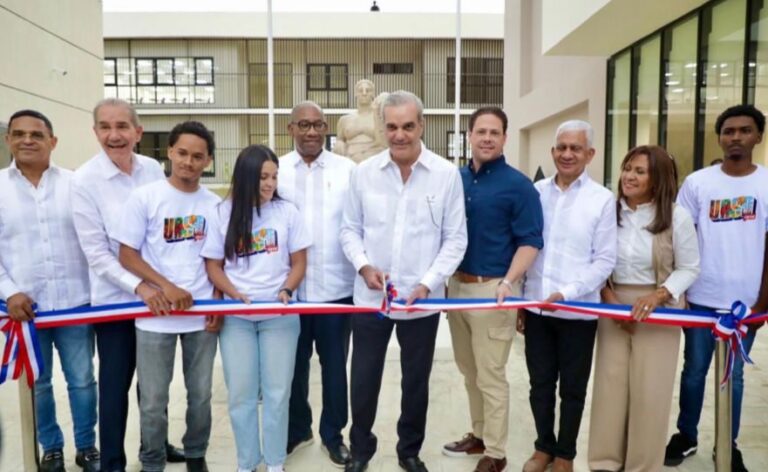 Presidente Abinader inaugura Centro Universitario Regional UASD-Cotuí con 29 aulas