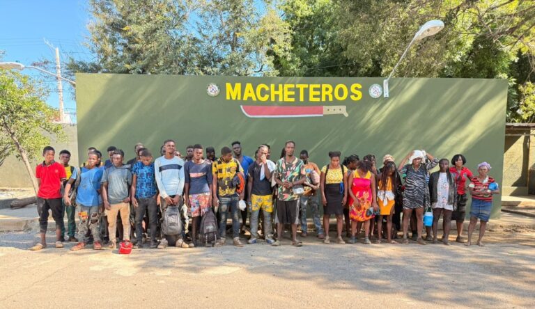 Ejército detiene a 42 haitianos en condición migratoria irregular durante operativo en Mao