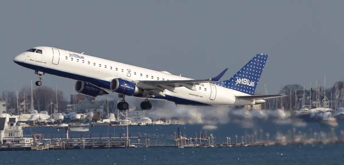 AP-vuelo-de-JetBlue-aterrizaje-emergencia-Florida.jpg