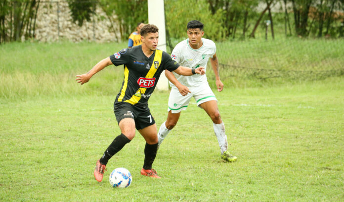 Accion-del-partido-Jarabacoa-FC-.jpg