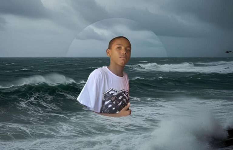 Reanudan búsqueda de adolescente desaparecido en Los Mameyes tras ser arrastrado por ola