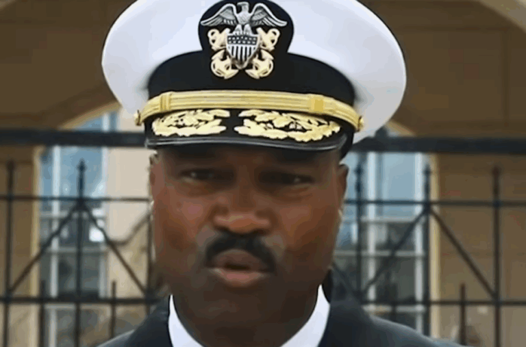 Jefe del Comando Sur a cargo de las operaciones cerca de Venezuela se retira – #DeInteres   #FVDigital