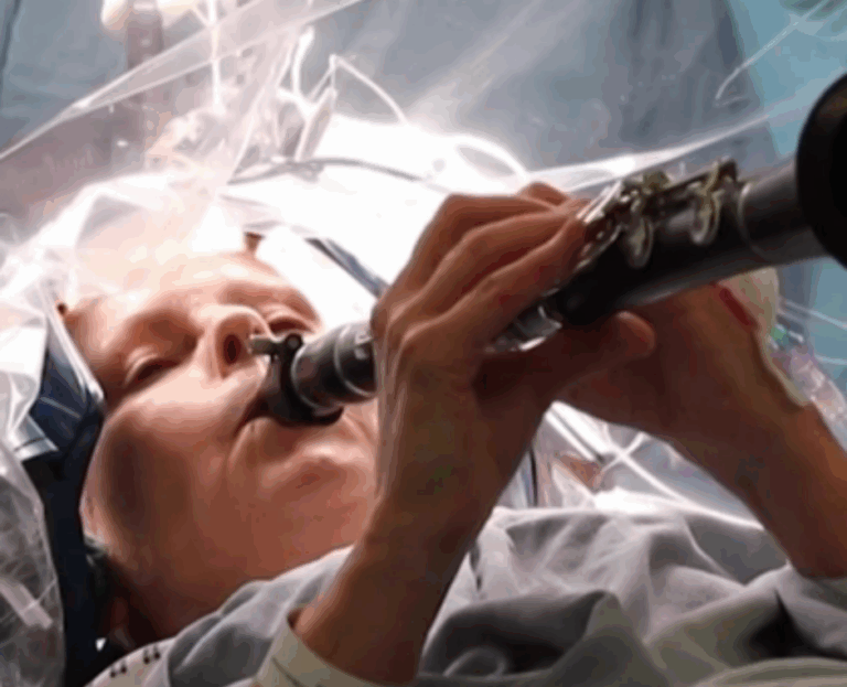Doña toca el clarinete mientras le operan el cerebro (video) – #DeInteres   #FVDigital