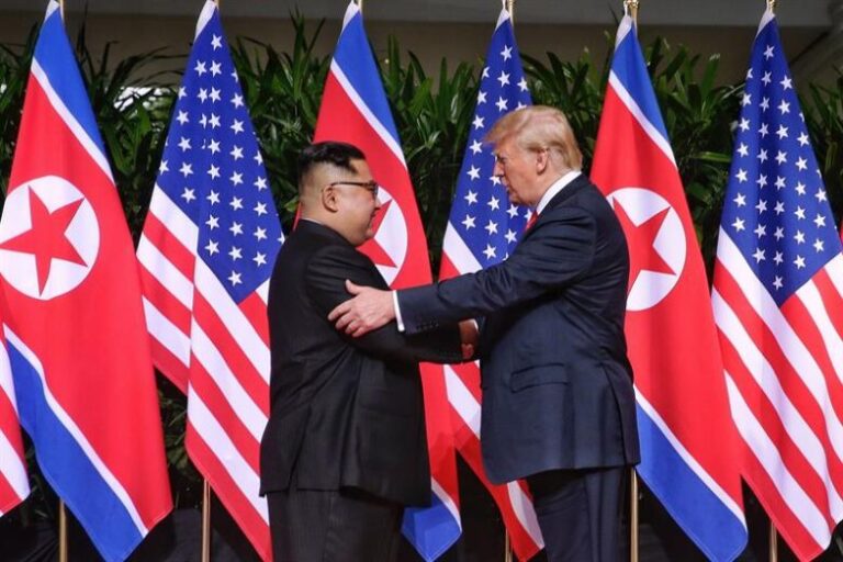 Donald Trump dijo estar dispuesto a reunirse con el líder norcoreano Kim Jong-un en el marco de su gira asiática