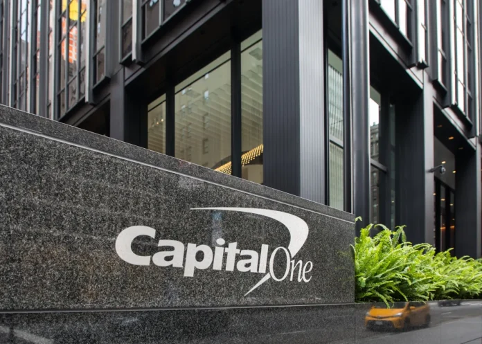 El-caso-de-Capital-One-dejo-en-evidencia-la-falta-de-transparencia-que-tienen-los-bancos-sobre-las-c.webp