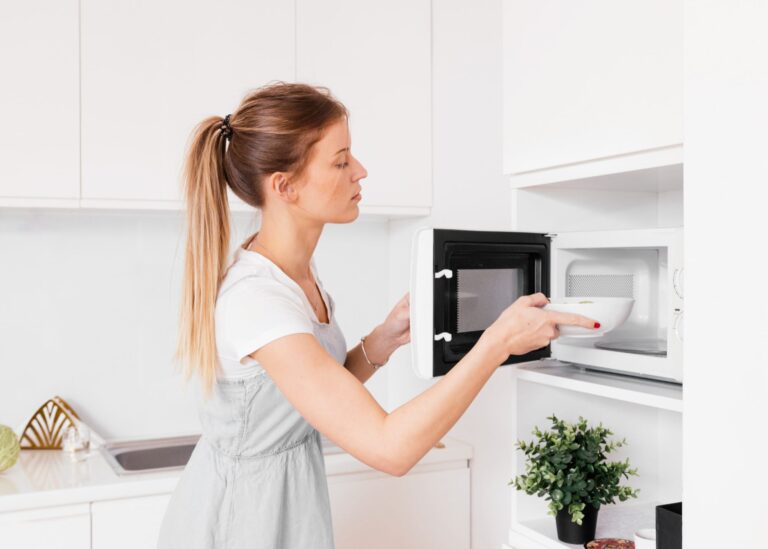 #Salud: ¿Es realmente peligroso cocinar en el microondas?