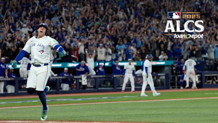 Azulejos avanzan a su primera Serie Mundial desde 1993