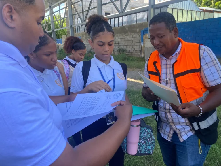 Anuncian reinicio de trabajos en polideportivo del liceo María Antonia Gómez en Tamayo
