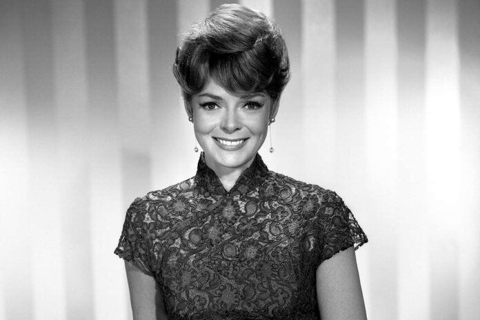 June-Lockhart-who-plays-Maureen-Robinson-on-the-TV-show-LOST-IN-SPACE-121124-763d113db5e14d6782989ec.jpeg