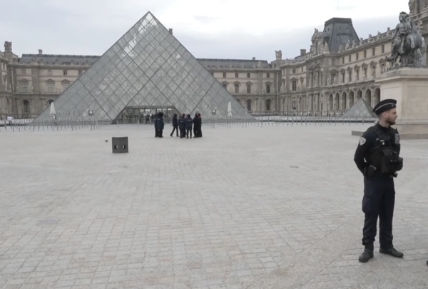 Louvre-600x405.png
