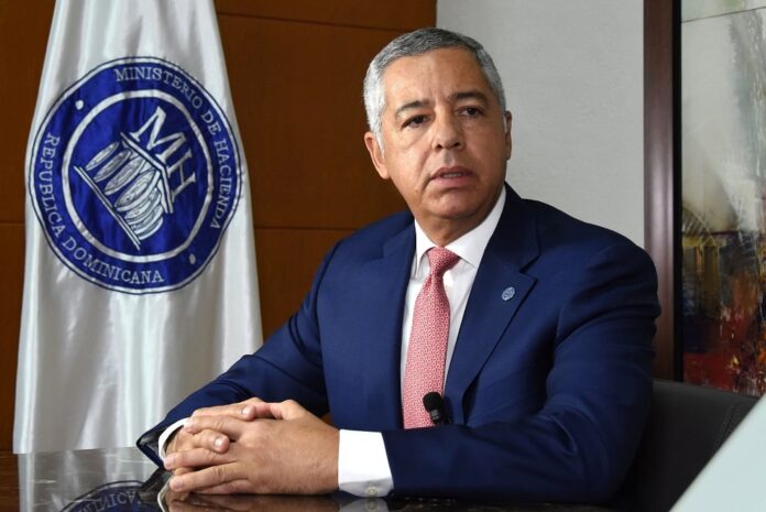 Ministro-Hacienda-Donald-Guerrero.jpg