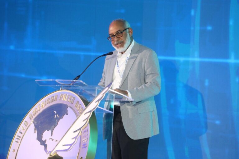 Persio Maldonado llama a la prensa y a la sociedad a vigilar #FVDigital