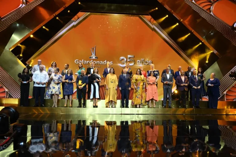 Banreservas reconoce trayectoria de 582 colaboradores con hasta 35 años de servicio