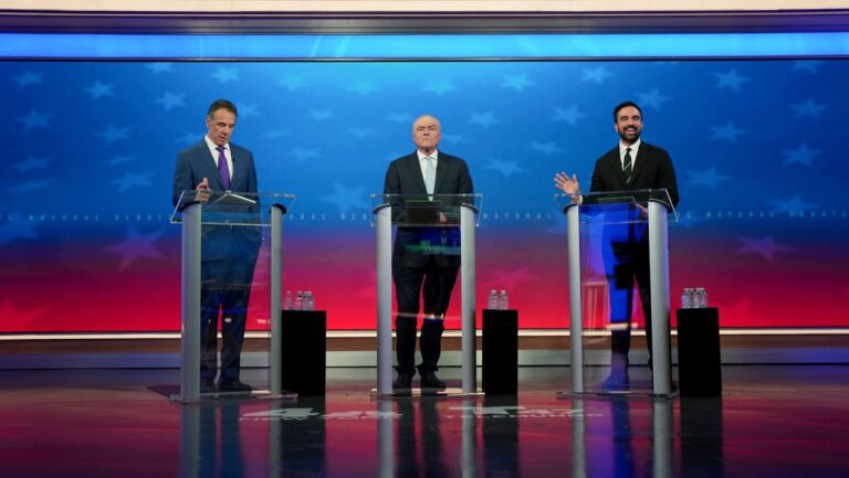 Polémico primer debate por alcaldía de Nueva York