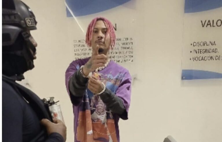 Detienen al artista urbano Kiko El Crazy por alteración del orden público en Los Mina