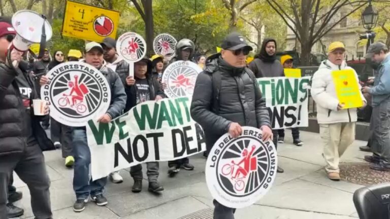Repartidores piden una ley de protección laboral en NY