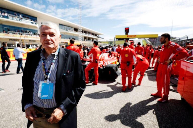 El presidente de Liberty Media, propietaria de F1 y MotoGP, dejará su cargo #F1 #FVDigital