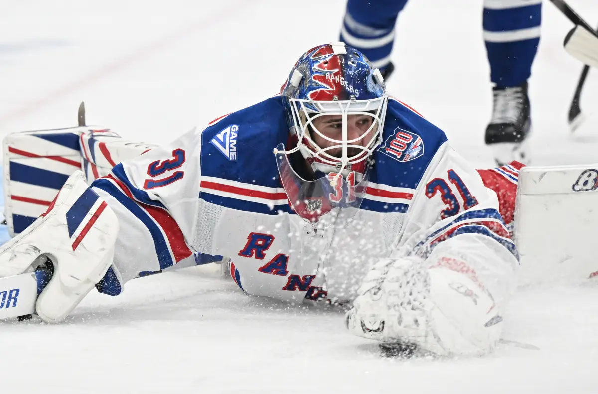 new-york-rangers-goalie-igor-113602843.jpg