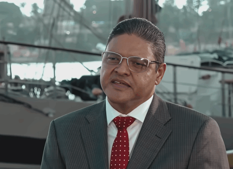 General del COE relata experiencias humanas que marcaron su vida y carrera