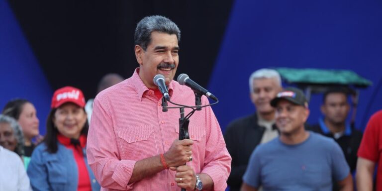 Nicolás Maduro canta ‘Imagine’ de John Lennon en medio de las tensiones con Estados Unidos