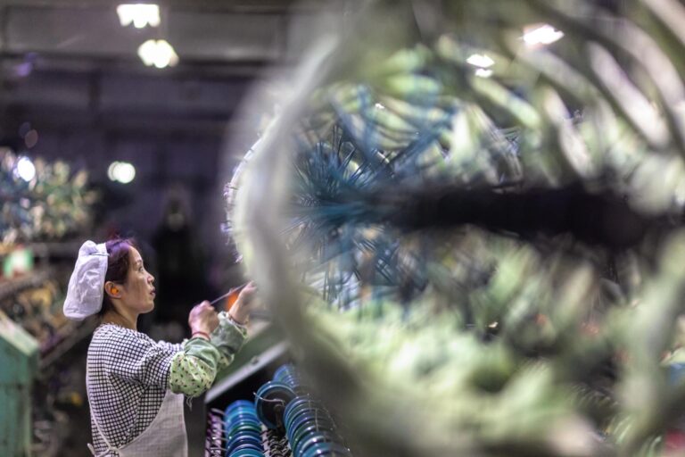 El comercio exterior chino frena al 0,1 % en octubre por la inesperada caída de las ventas #FVDigital