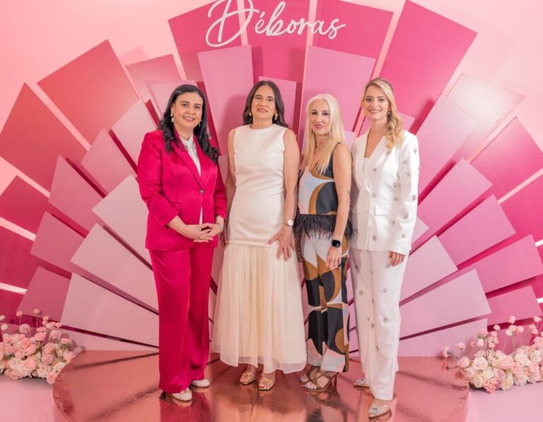 Celebran congreso de mujeres para impactar a sus familias y nuevas generaciones