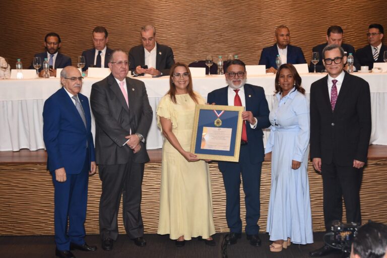 Davelba Tours es reconocida como Agencia del Año por la Federación Dominicana de Comerciantes