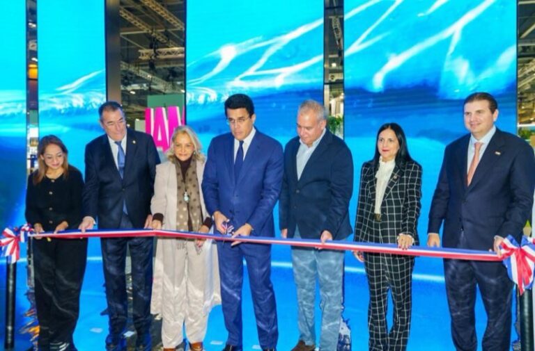 República Dominicana busca aumentar conectividad aérea con Europa en feria turística de Londres