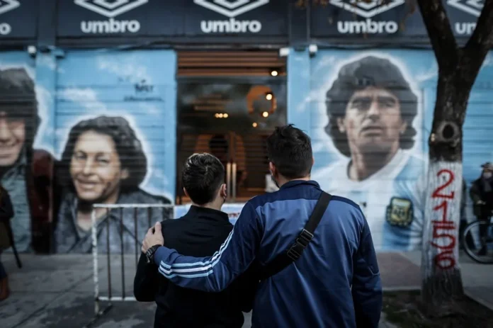 A-cinco-anos-de-la-muerte-de-Maradona-tres-claves-para-comprender-su-tragico-desenlace.webp.webp