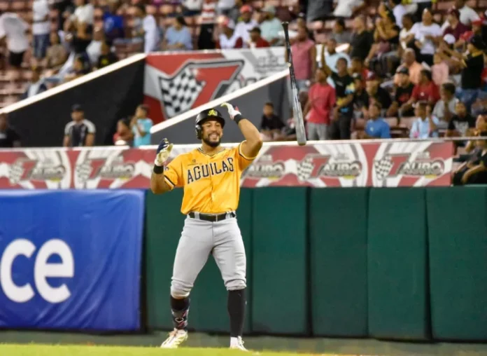 Emmanuel-Rodriguez-5-Nov-2025-de-Aguilas-vs-Gigantes-en-Estadio-Julian-Javier-728x531-1.webp.webp