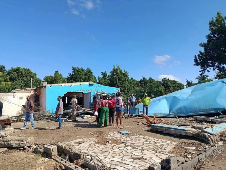 Colapso de un depósito de agua en Consuelo fue a causa de ruptura de soldadura, dice Inapa