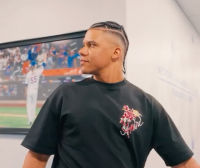 Juan-Soto-con-trenzas-200x168.png
